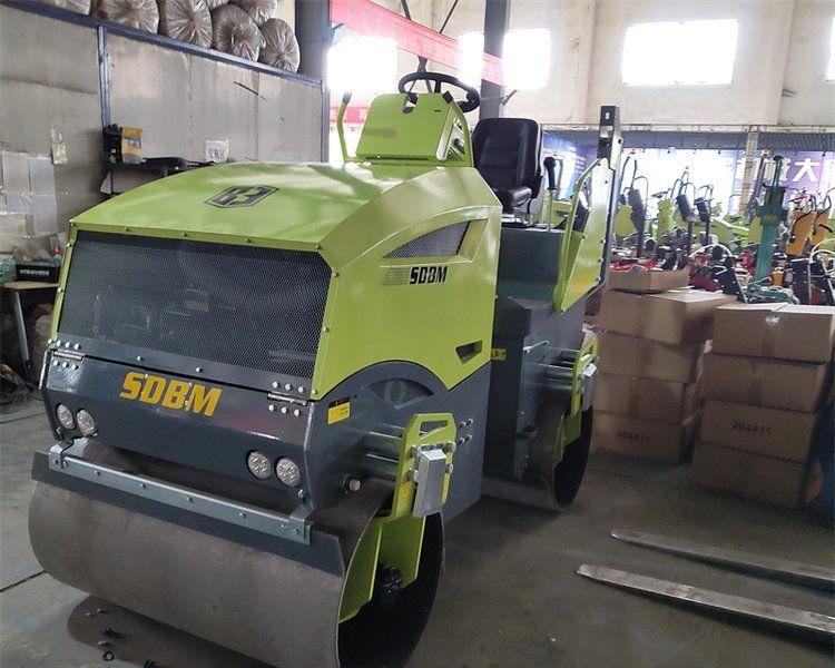 擼起袖子加油干！小型壓路機(jī)企業(yè)讓創(chuàng)新發(fā)揮最大的生產(chǎn)力！