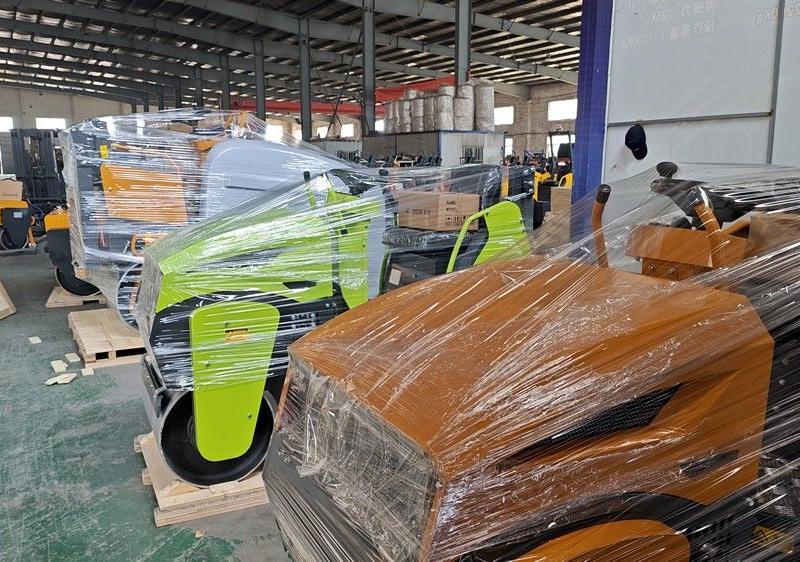 持續(xù)交貨中！奔馬小型壓路機(jī)出口發(fā)貨