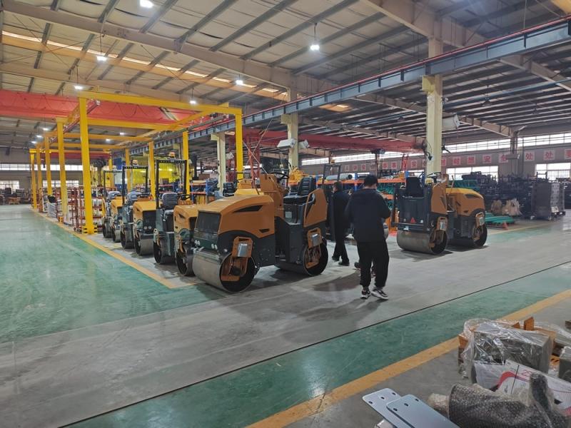 小型壓路機(jī)價(jià)格不能盲從，先把知識(shí)來(lái)學(xué)起！